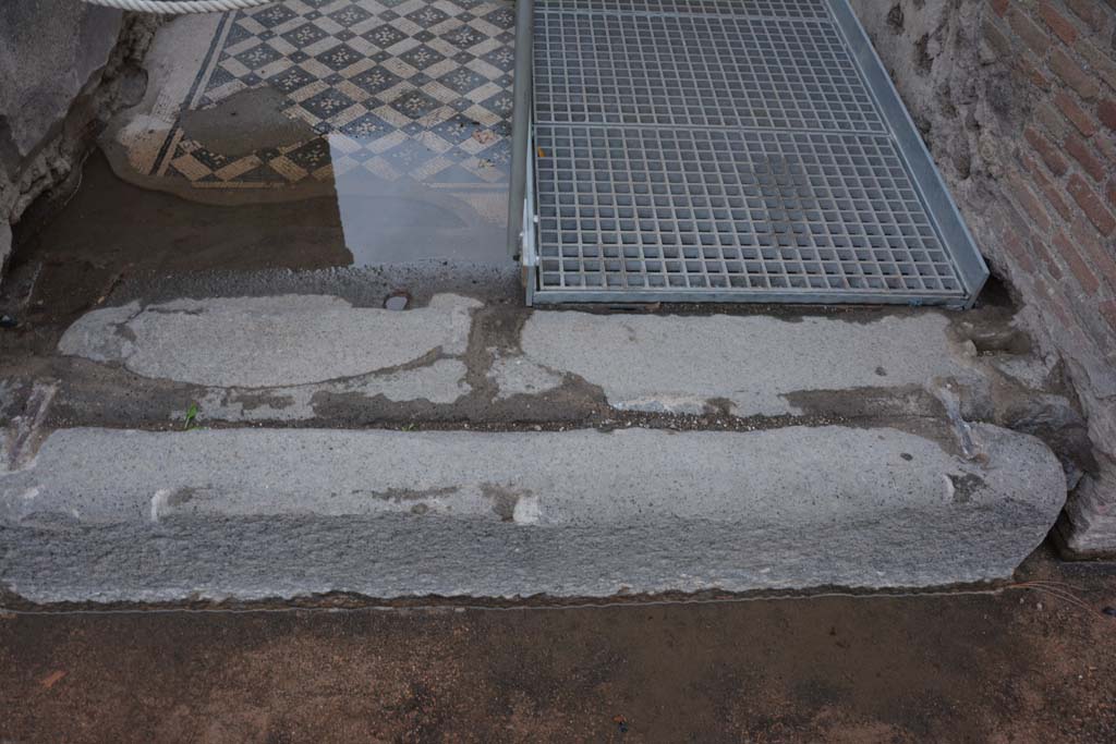 VIII.2.3 Pompeii. November 2017. Looking south towards threshold to entrance doorway.
Foto Annette Haug, ERC Grant 681269 DÉCOR.

