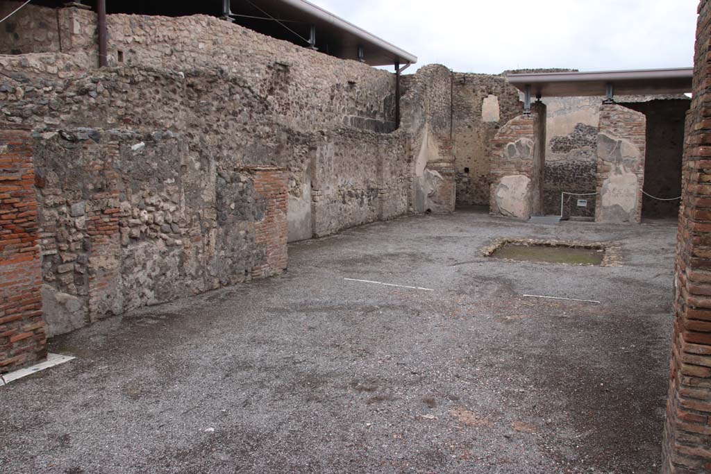 VIII.2.3 Pompeii. October 2020. Looking north-west from tablinum across atrium. Photo courtesy of Klaus Heese.