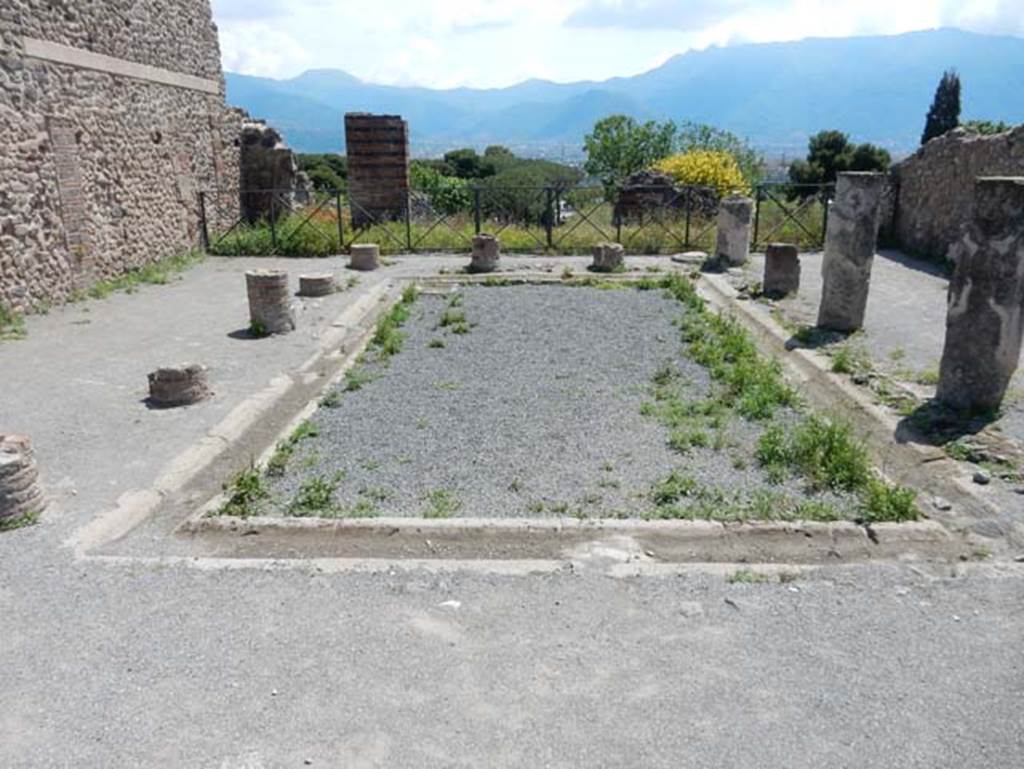 VIII.2.3 Pompeii. May 2018. Looking south across peristyle garden. Photo courtesy of Buzz Ferebee.