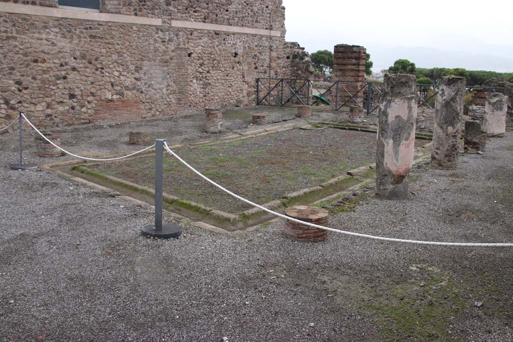 VIII.2.3 Pompeii. October 2020. Looking south-east towards east portico of peristyle garden. Photo courtesy of Klaus Heese.