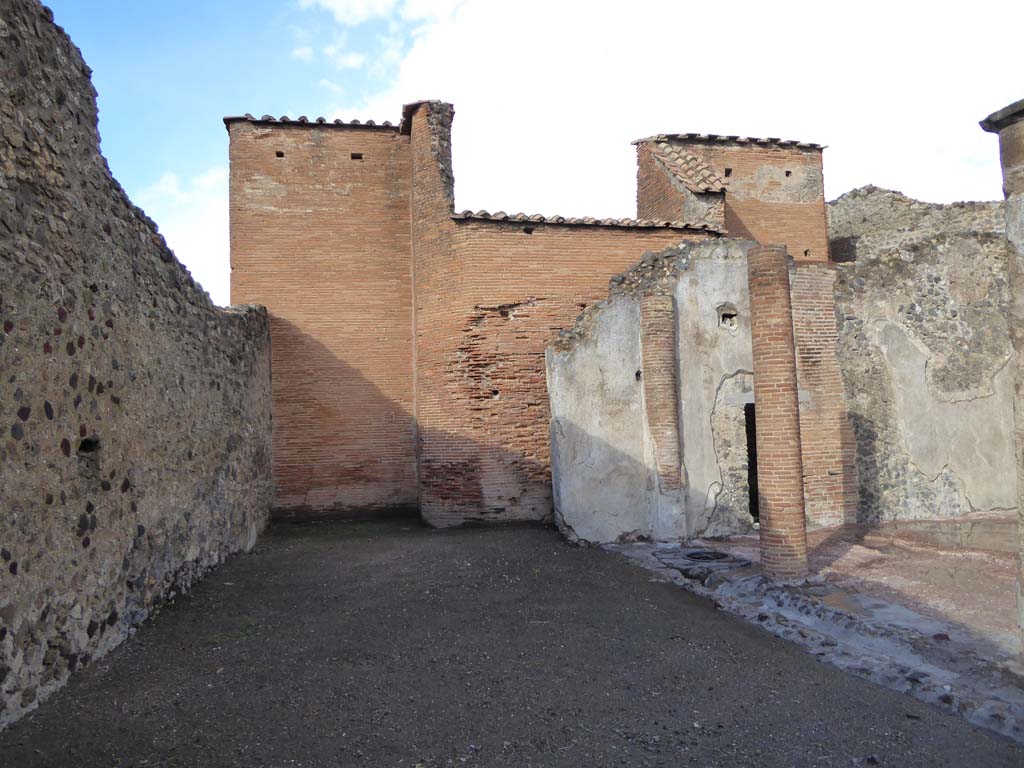 VIII.2.13 Pompeii. January 2017. Looking north across peristyle garden.
Foto Annette Haug, ERC Grant 681269 DÉCOR.

