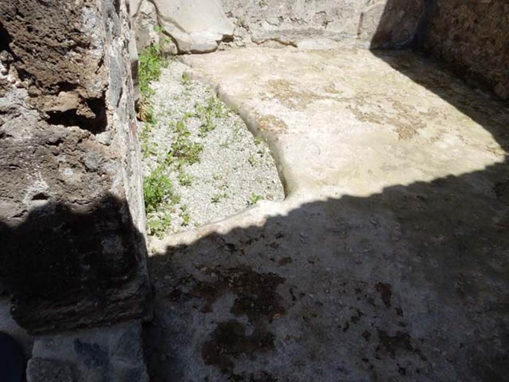 VIII.2.13 Pompeii. May 2018. Looking along north wall towards north-east corner of room in south east corner of atrium, Photo courtesy of Buzz Ferebee.
