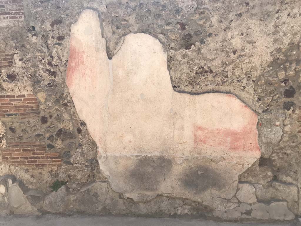 VIII.2.13 Pompeii. April 2019. Looking towards south wall of tablinum.
Photo courtesy of Rick Bauer.
