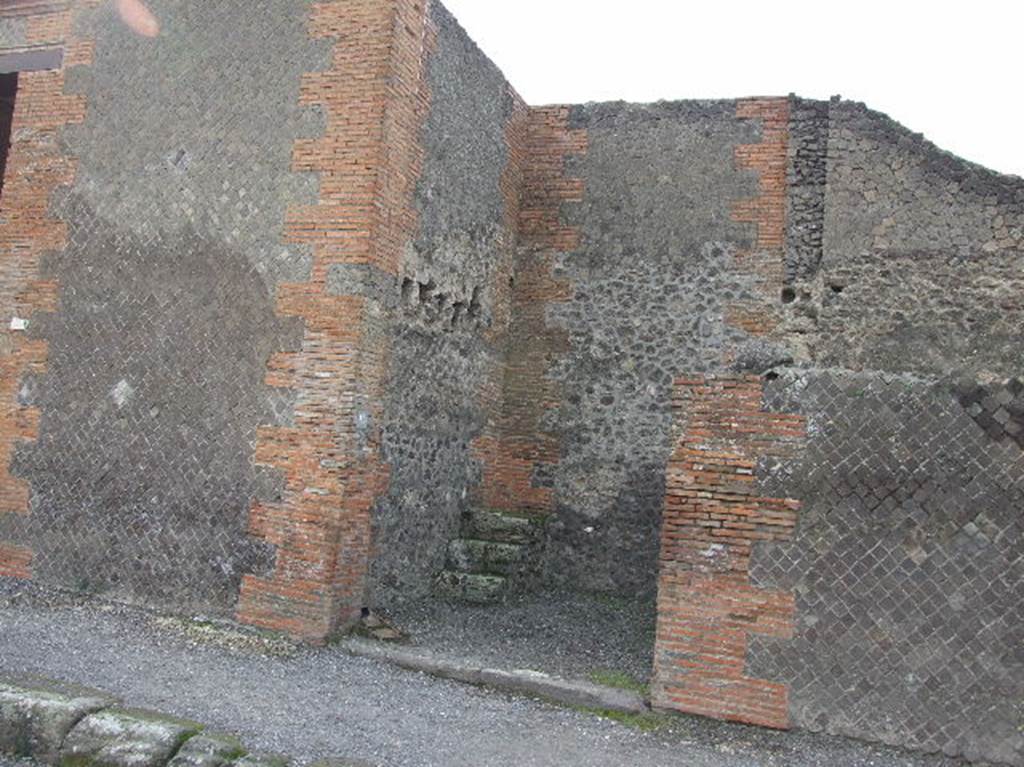 VIII.2.15 Pompeii. December 2006. Entrance doorway.