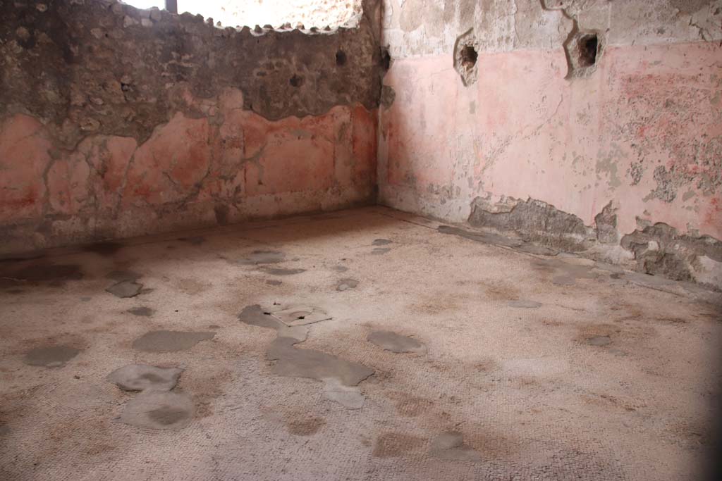 VIII.2.23 Pompeii. October 2020. Looking towards north-west corner and north wall of exedra. Photo courtesy of Klaus Heese.

