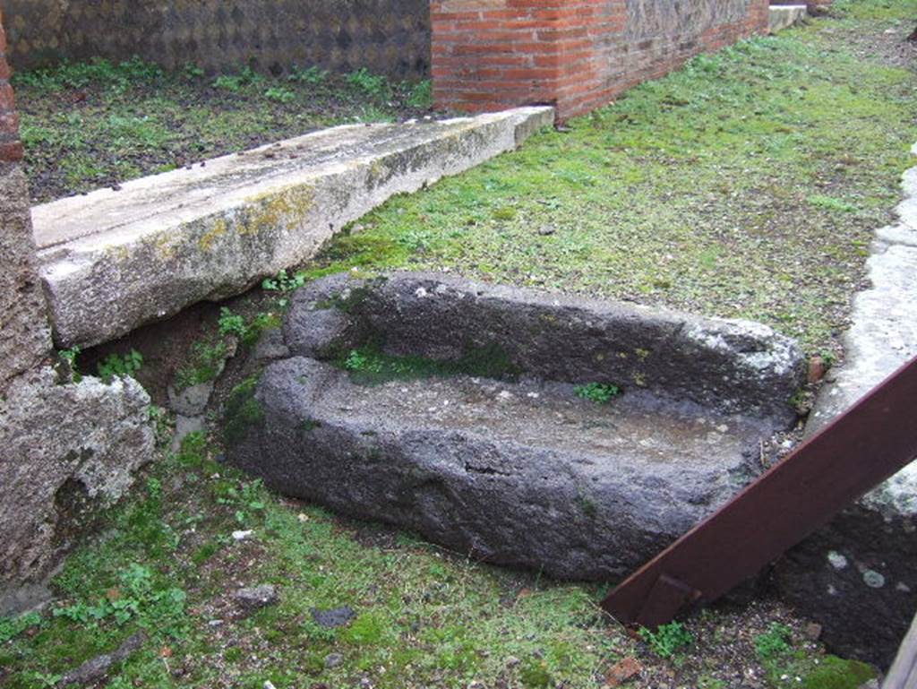 VIII.2.31 Pompeii. December 2006. Steps outside on pavement, looking west.