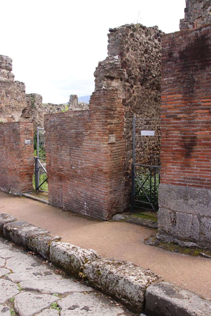 VIII.2.32 Pompeii. May 2024. Doorway. Photo courtesy of Klaus Heese.