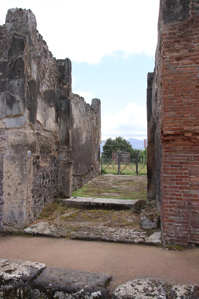 VIII.2.34 Pompeii. May 2024.
Looking south to entrance vestibule and entrance corridor. Photo courtesy of Klaus Heese.
