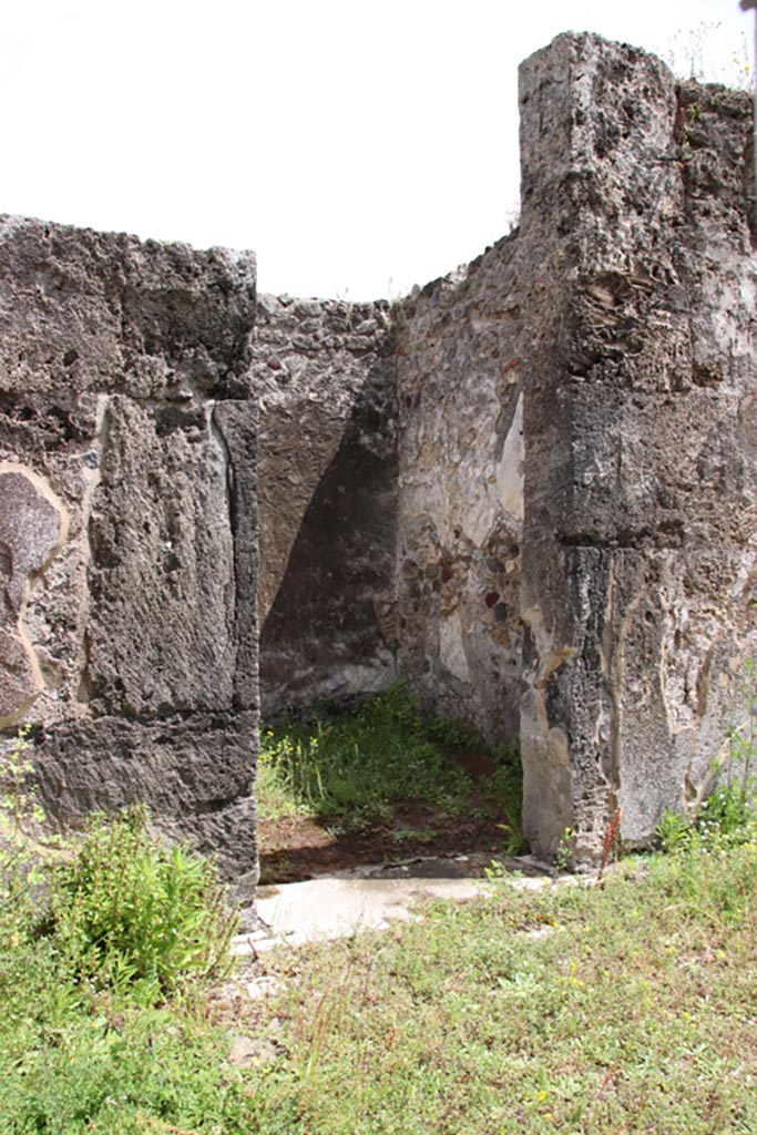 VIII.2.34 Pompeii. May 2024. 
Doorway to room ‘e’ on east side of atrium. Photo courtesy of Klaus Heese.
