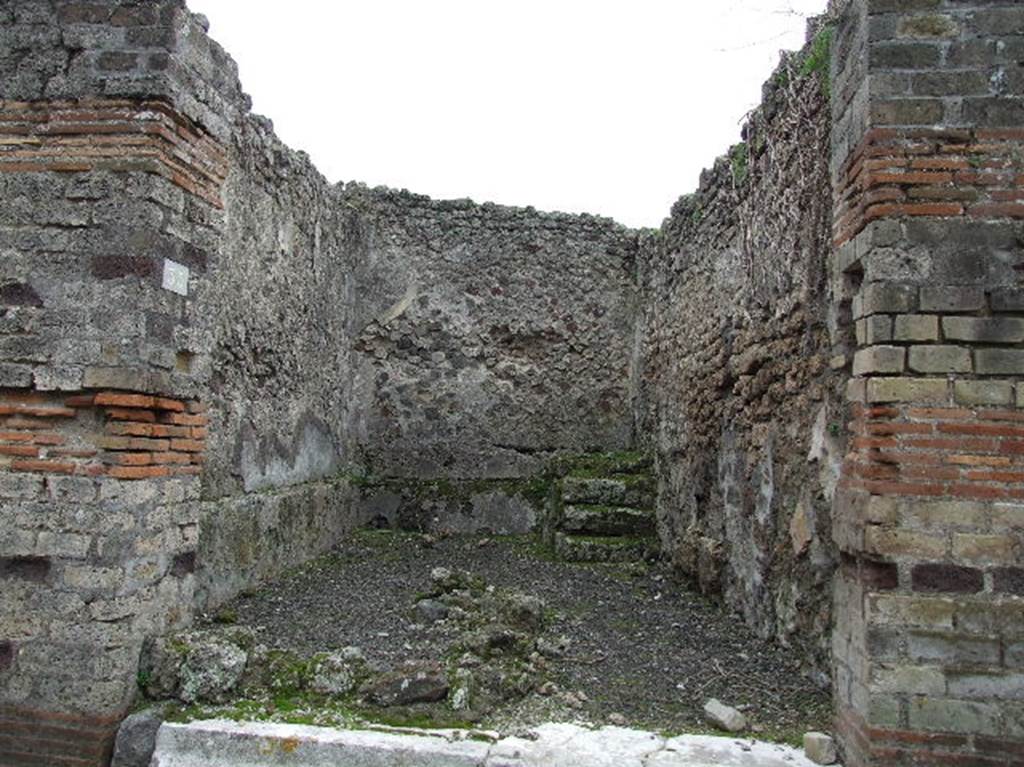 VIII.2.35 Pompeii. December 2006. Looking south to entrance doorway.