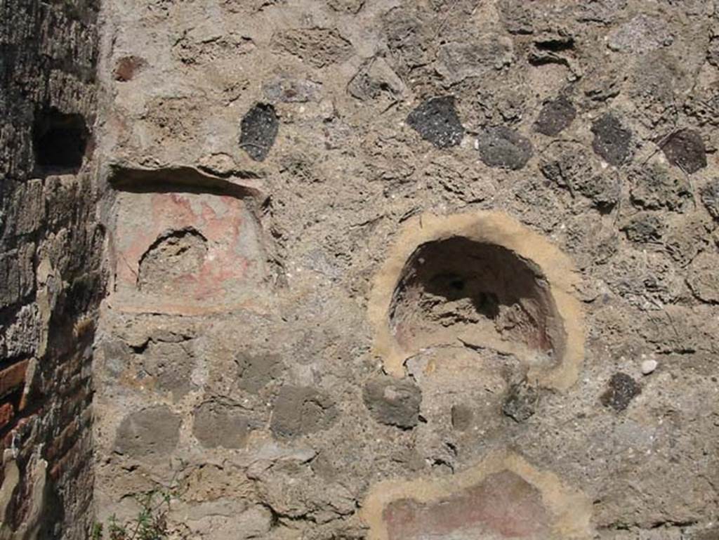 VIII.2.35 Pompeii. May 2003. Niche in east wall. Photo courtesy of Nicolas Monteix.