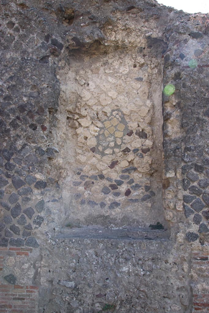 VIII.3.1 Pompeii. October 2023. 
Detail of niche/recess on south wall in south-east corner. Photo courtesy of Klaus Heese.
