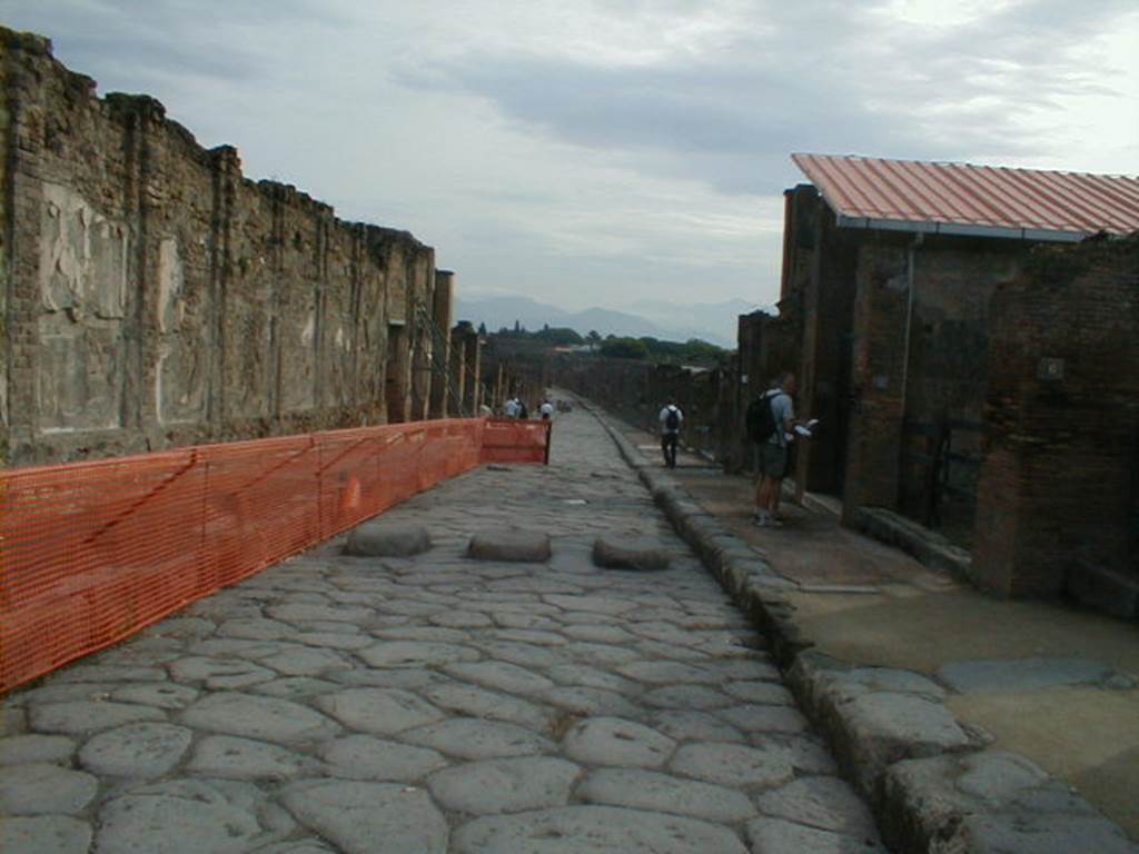 Via dell’Abbondanza Pompeii, May 2005. Looking east with VIII.3.8 on right, VIII.3.7 & VIII.3.6