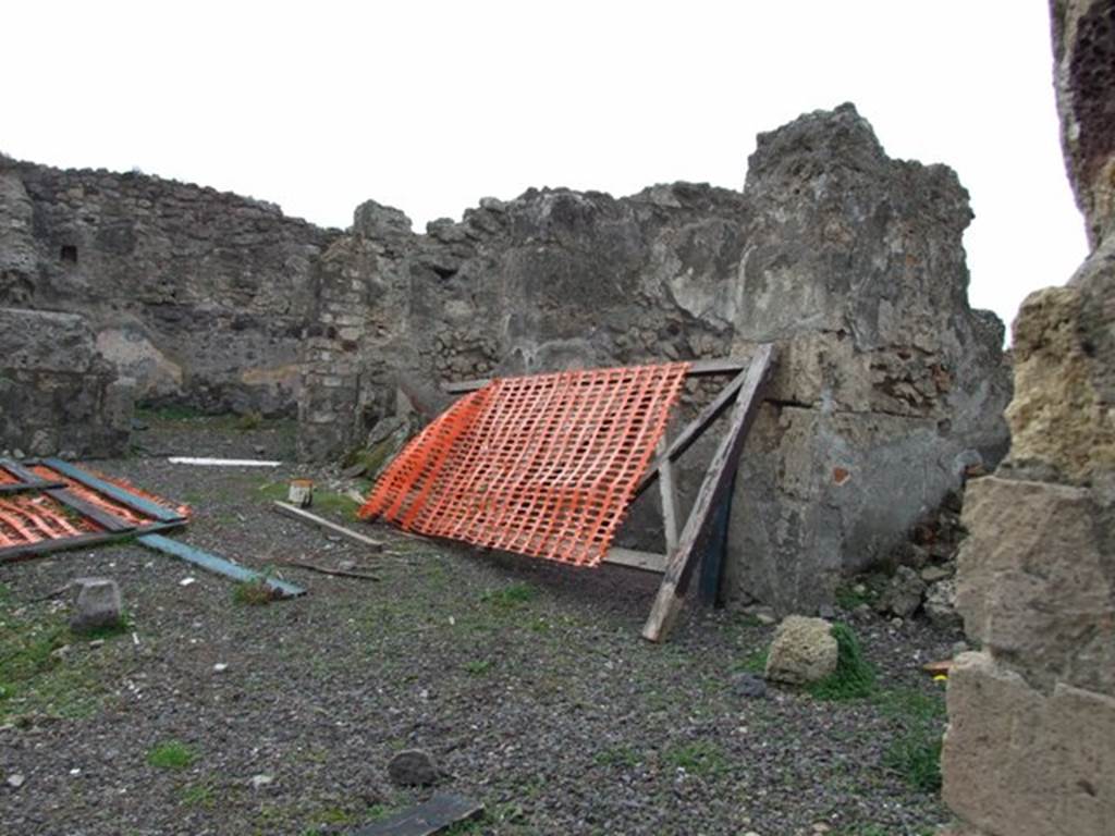 VIII.3.18 Pompeii. December 2007. West side of atrium with triclinium, on left, with white marble threshold, in south-west corner.
