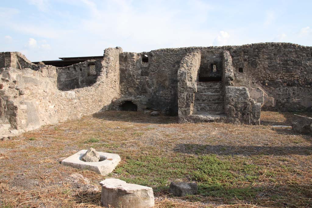 VIII.3.18 Pompeii. September 2021. Looking south across atrium towards kitchen, steps to upper floor and triclinium. Photo courtesy of Klaus Heese.