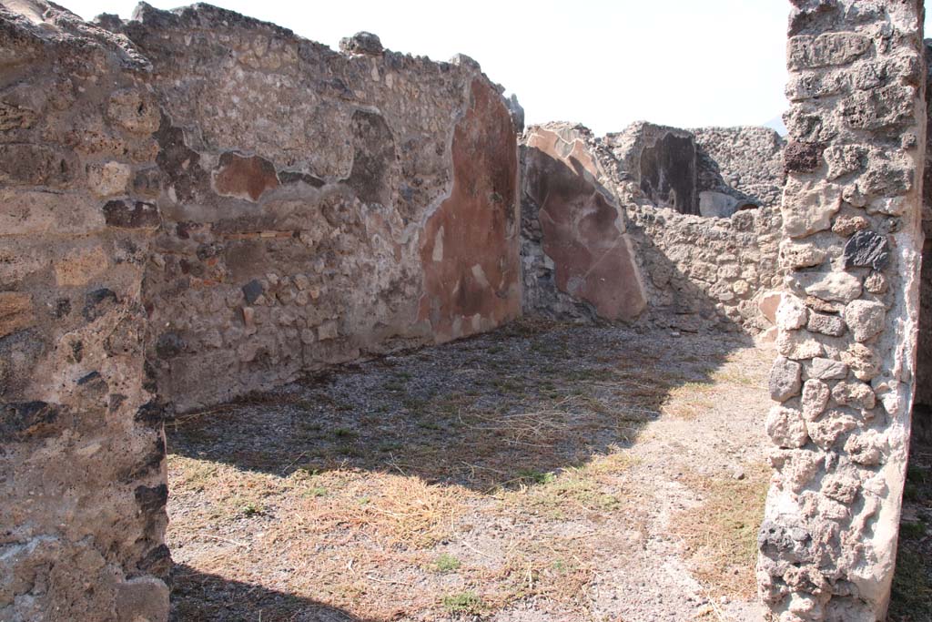 VIII.3.18/16 Pompeii. September 2021. 
Looking through doorway from north-west corner of peristyle, into tablinum, with doorway from atrium on south end of west wall. 
Photo courtesy of Klaus Heese.
