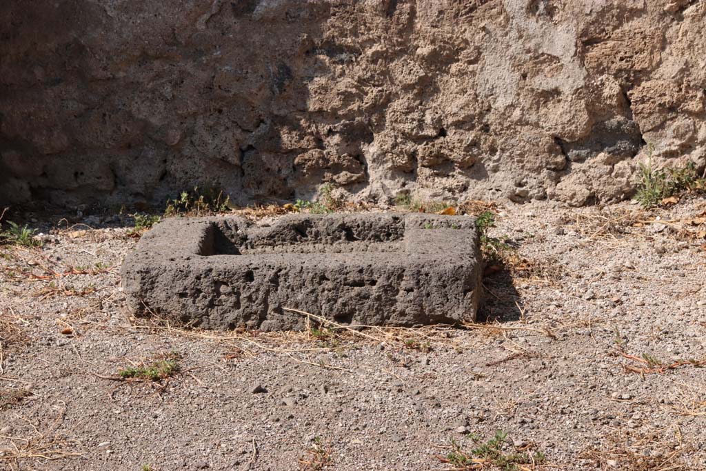 VIII.3.18/16 Pompeii. September 2021. Detail of structure at north end of corridor, ? a well. Photo courtesy of Klaus Heese.