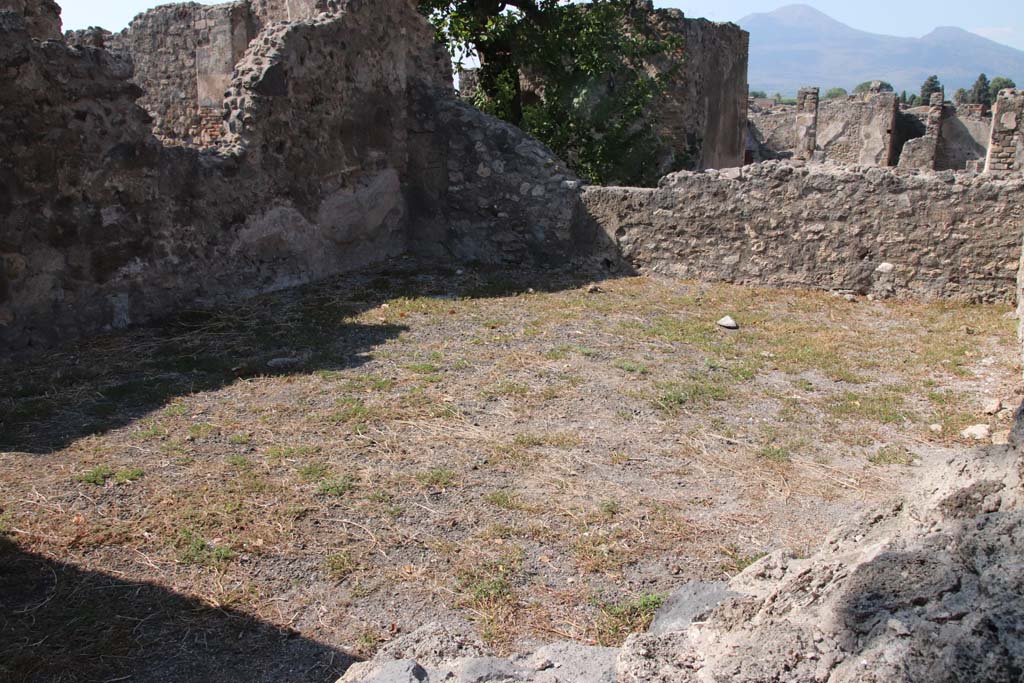 VIII.3.18/16 Pompeii. September 2021. 
Room in north-east corner of peristyle, looking towards north-west corner of room. Photo courtesy of Klaus Heese.
