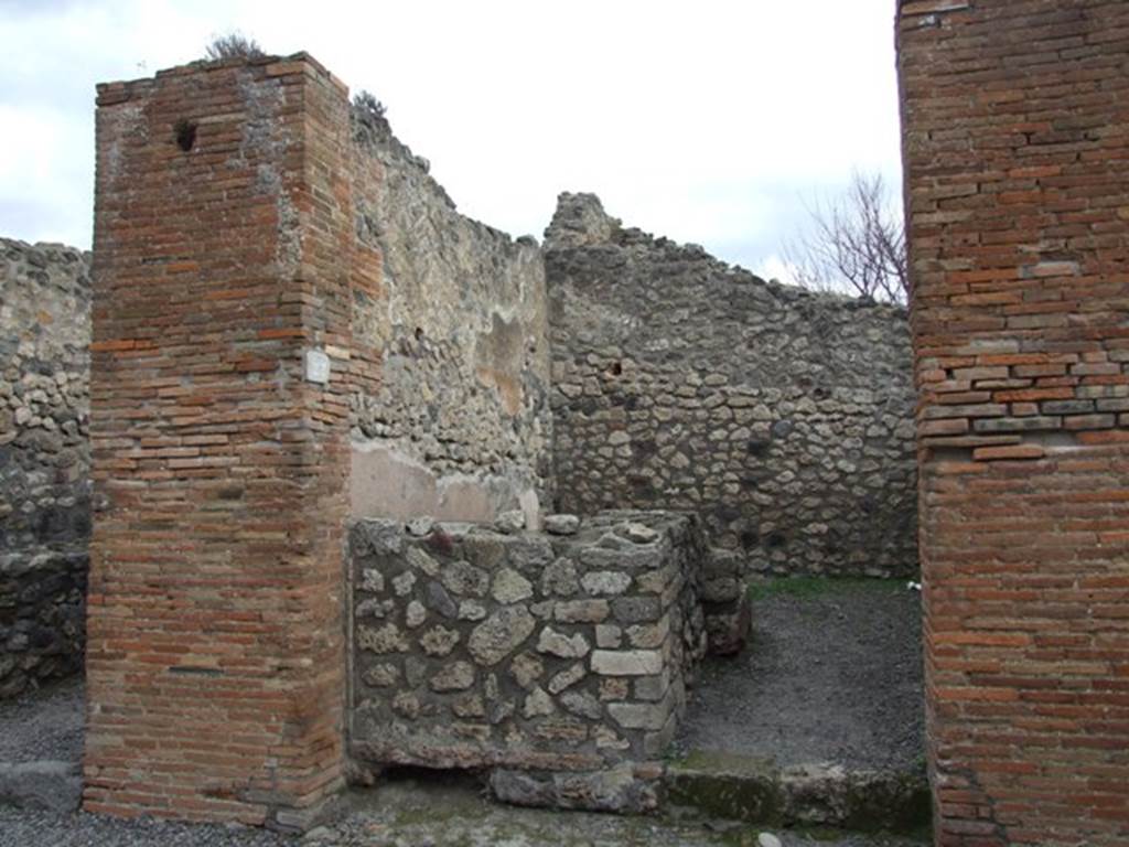 VIII.3.22 Pompeii.  Shop.  December 2007.  Entrance.