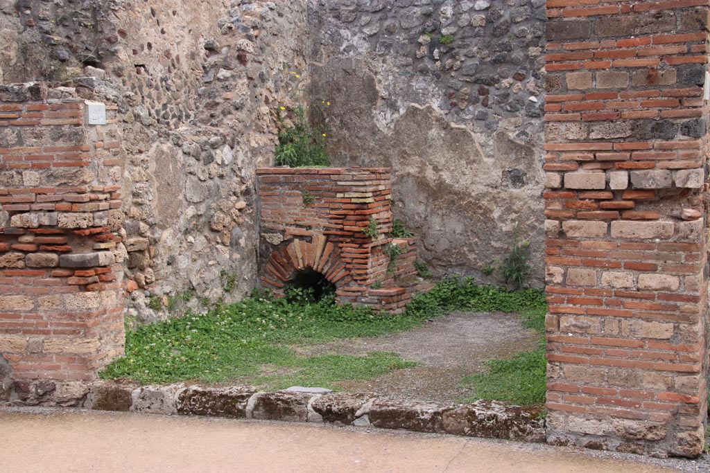 VIII.3.25 Pompeii. May 2024. Looking across shop-room from entrance doorway. Photo courtesy of Klaus Heese.