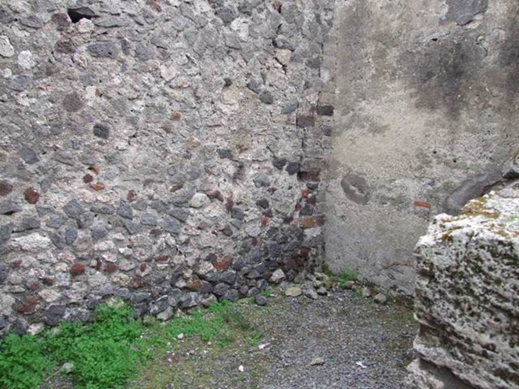 VIII.3.26 Pompeii.  December 2007.  South east corner of rear room.