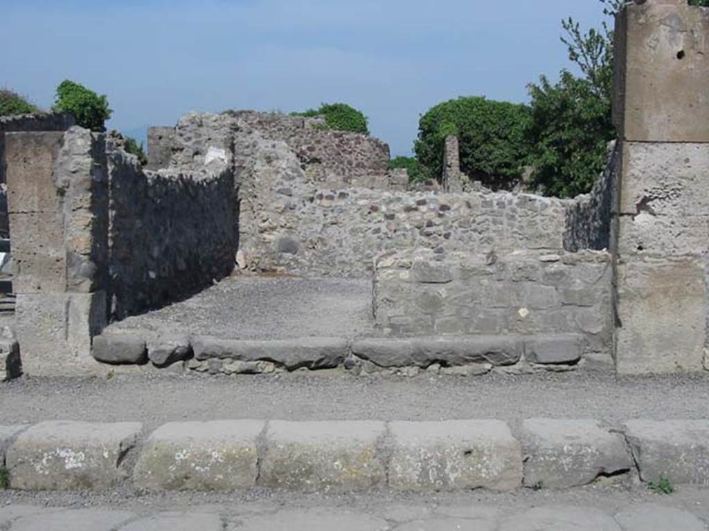 VIII.3.29 Pompeii. May 2003. Looking east. Photo courtesy of Nicolas Monteix.