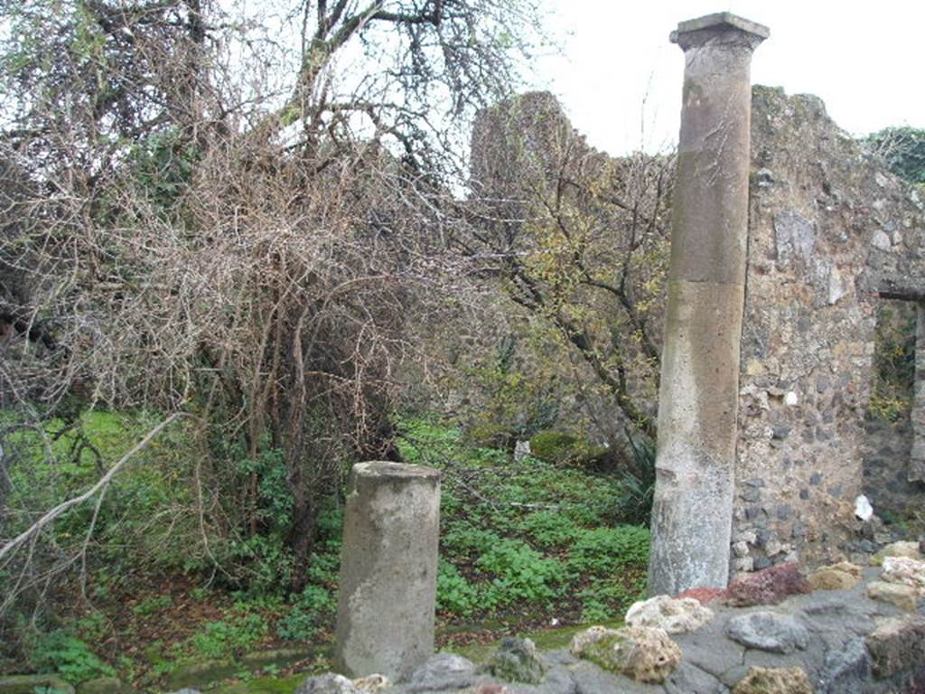 VIII.3.31 Pompeii. December 2005.  Looking south east across peristyle area from VIII.3.28.