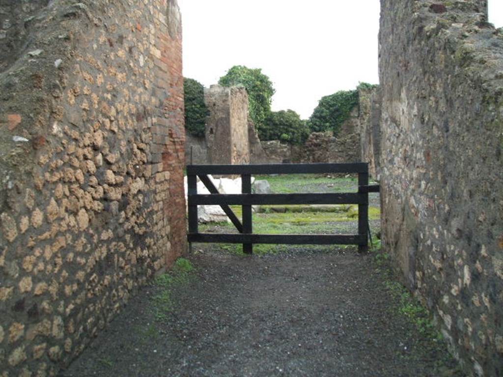 VIII.3.31 Pompeii. December 2004. Looking east along entrance corridor.