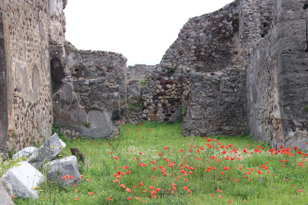 VIII.3.31 Pompeii. May 2024. Looking east towards tablinum, with doorway to a rear room. Photo courtesy of Klaus Heese.