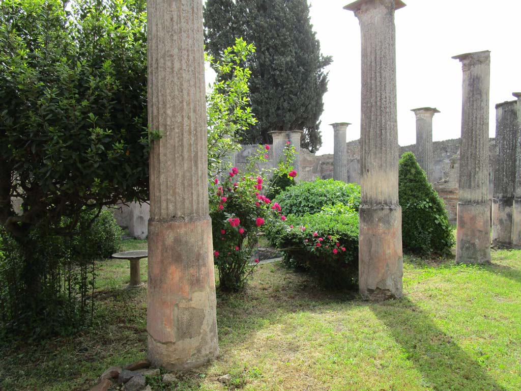 VIII.4.4 Pompeii. April 2019. Looking south-east across peristyle, from VIII.4.49.
Photo courtesy of Rick Bauer.
