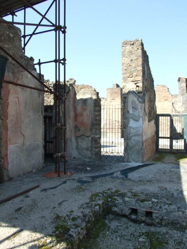 VIII.4.4 Pompeii. March 2009. Looking north across room 1, towards the  north-west corner of atrium.  