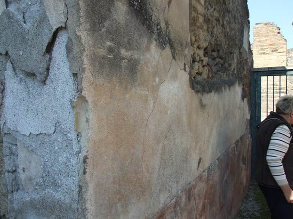 VIII.4.4 Pompeii. March 2009. Entrance corridor or fauces, west wall.