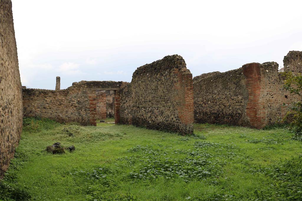 VIII.4.9, Pompeii. December 2018. 
Looking north-east across peristyle area, with rear of tablinum, centre right. Photo courtesy of Aude Durand.
