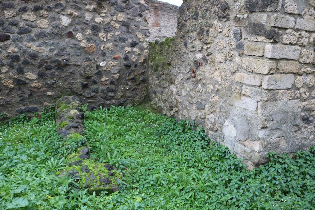 VIII.4.9, Pompeii. December 2018. Rooms on east side of peristyle. Photo courtesy of Aude Durand.