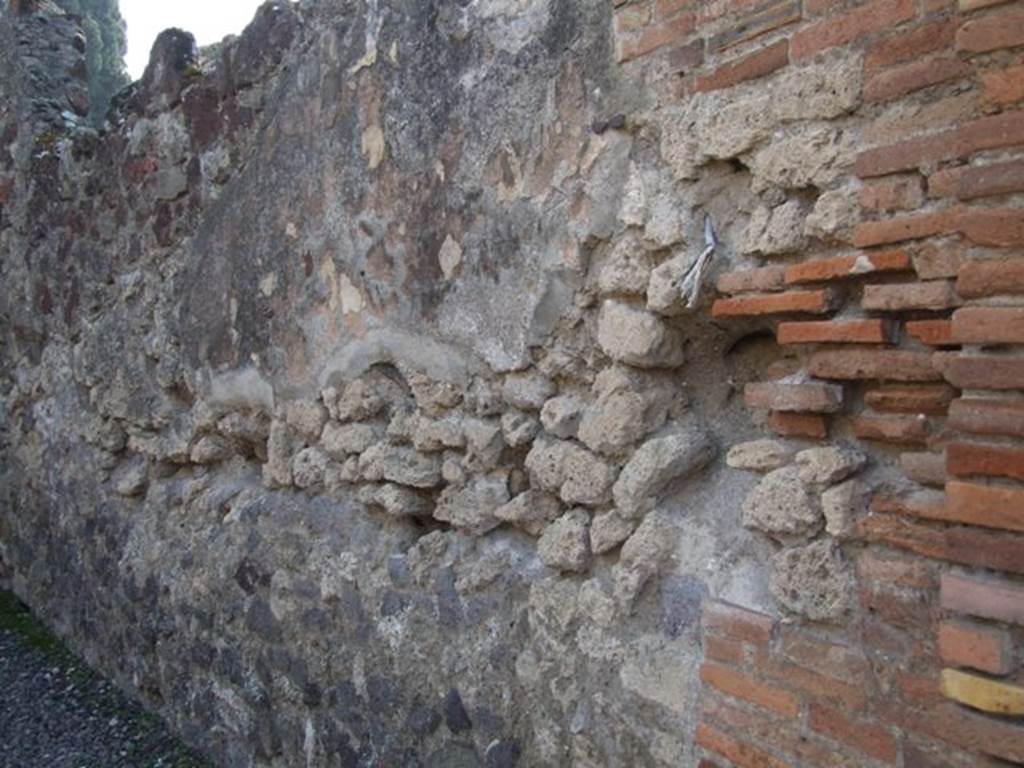 VIII.4.10 Pompeii. December 2007. West wall of shop.