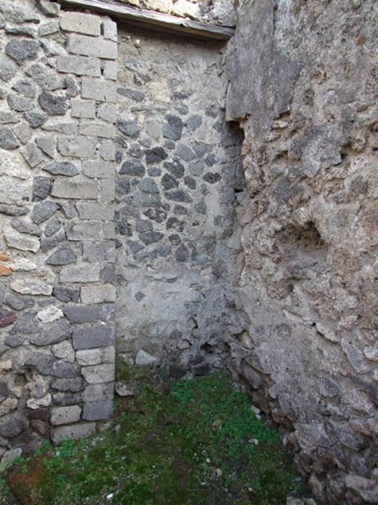 VIII.4.10 Pompeii.  Shop and room.  December 2007.  Rectangular niche in rear room.