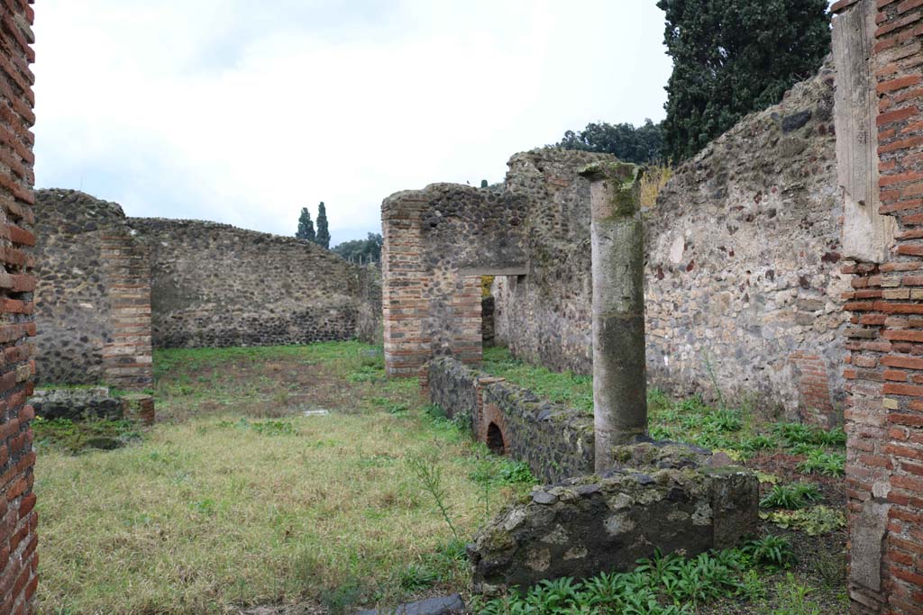 VIII.4.12, Pompeii. December 2018. Detail of niche. Photo courtesy of Aude Durand.

