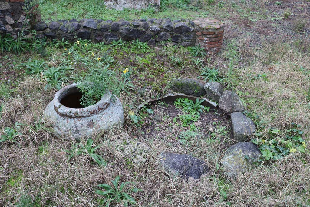 VIII.4.12, Pompeii. December 2018. 
Detail of above remaining painted area. Photo courtesy of Aude Durand.
