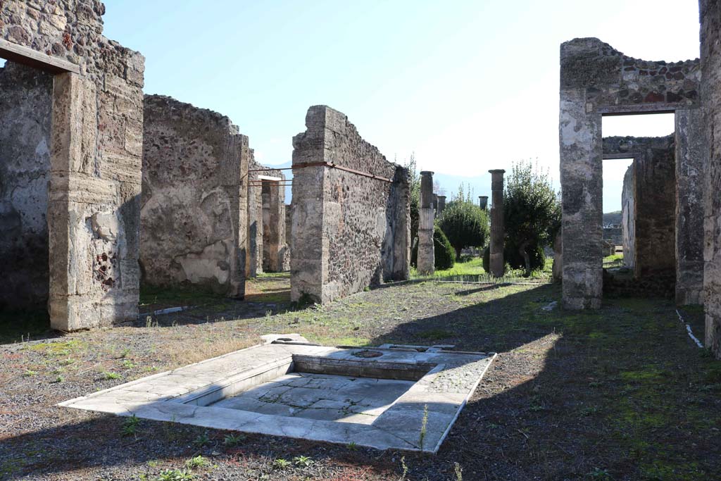 VIII.4.15 Pompeii. December 2018. Looking south-east across impluvium in atrium, towards tablinum. Photo courtesy of Aude Durand.