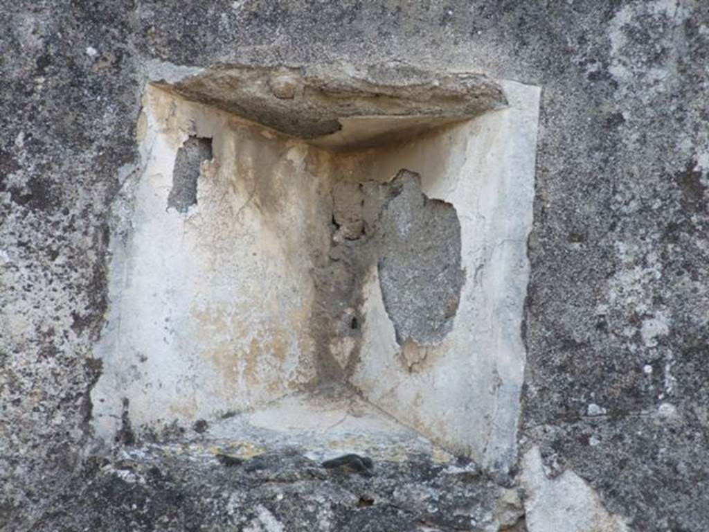 VIII.4.16 Pompeii. December 2007. Niche in west wall.