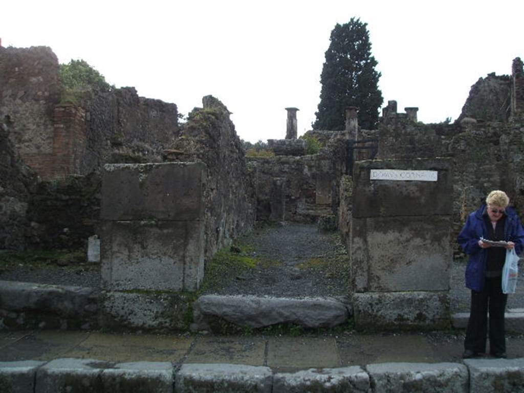 VIII.4.23 Pompeii. December 2004. Entrance. Found in April 1853, painted in red on the pilaster, on the left, between VIII.4.23 and 24, was 
C(eium)  S(ecundum)  II vir(um)  i(ure)  [d(icundo)]
o(ro)  v(os)  f(aciatis)   [CIL IV 1000]
See Pagano, M. and Prisciandaro, R., 2006. Studio sulle provenienze degli oggetti rinvenuti negli scavi borbonici del regno di Napoli.  Naples : Nicola Longobardi. (p.168) 
