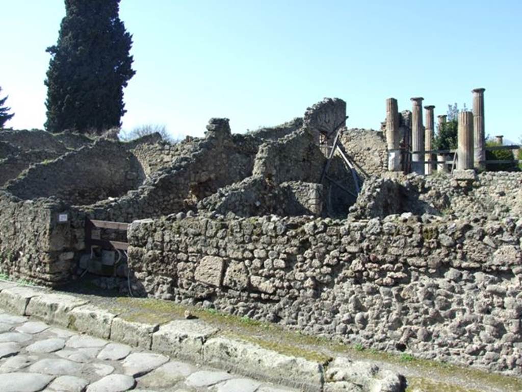 VIII.4.29 Pompeii. March 2009.  Entrance. In June 1766, the following entry was made in PAH I, 1,189:  .on the wall of the house opposite the doorway of the Temple of Isis, the following inscription was found:
Cn(aeum)  Helvium 
Sabinum  aed(ilem)  Isiaci
universi  rog(ant)   [CIL IV 787]
See Pagano, M. and Prisciandaro, R., 2006. Studio sulle provenienze degli oggetti rinvenuti negli scavi borbonici del regno di Napoli. Naples : Nicola Longobardi.  (p.57)
