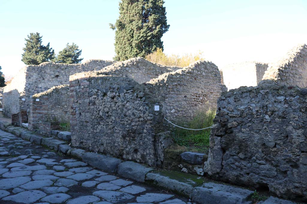 VIII.4.30, Pompeii. December 2018. 
Entrance doorway, on right, on north side of Via del Tempio dIside. Photo courtesy of Aude Durand.
