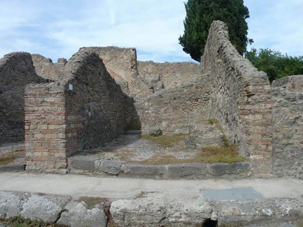 VIII.4.35 Pompeii, September 2015. Looking north.