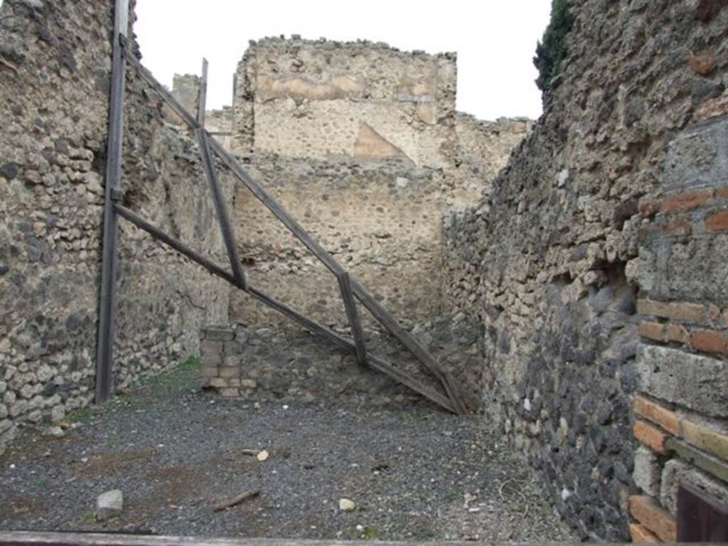 VIII.4.36 Pompeii.  Shop and room.  December 2007.  Looking north.