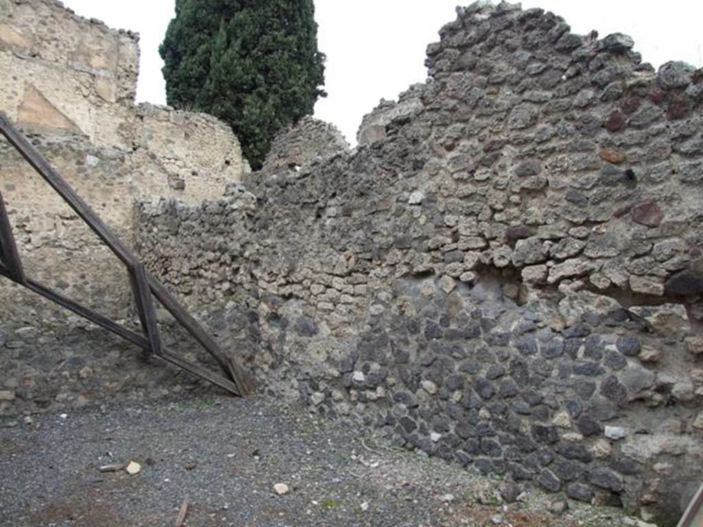 VIII.4.36 Pompeii.  Shop and room.  December 2007.  East wall.