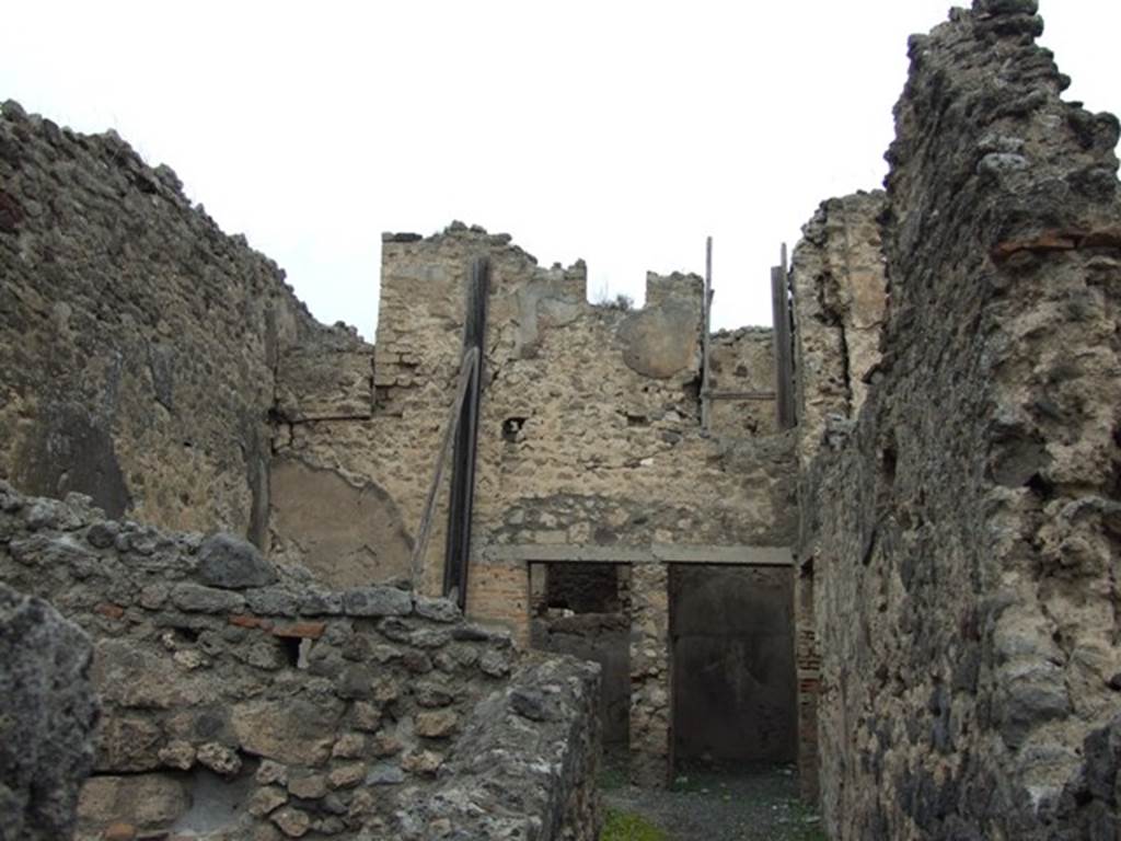 VIII.4.37 Pompeii.  House with workshop.  December 2007.  Two rooms and remains of doorway in upper floor.