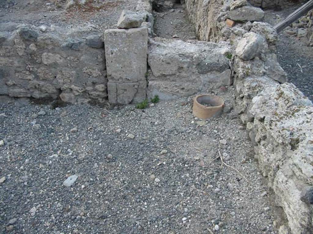 VIII.4.40a Pompeii. May 2003. Looking north. Photo courtesy of Nicolas Monteix.