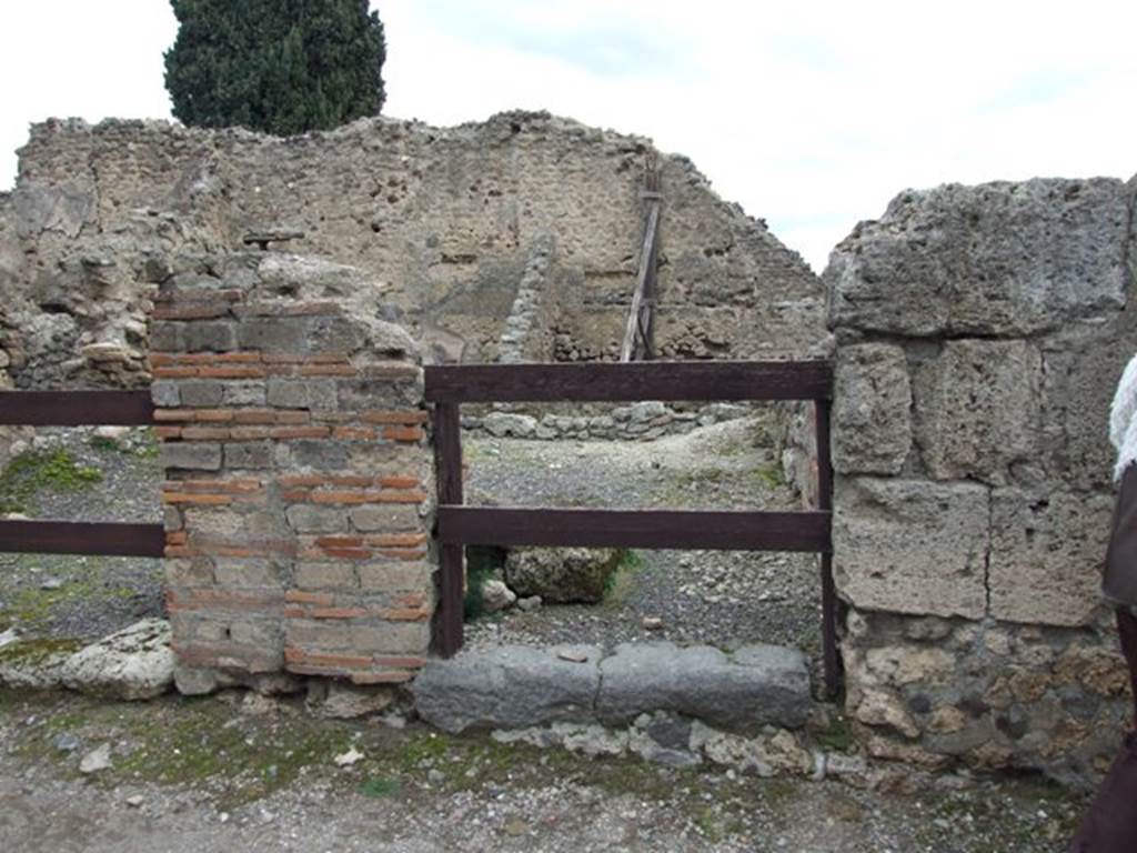 VIII.4.41 Pompeii. December 2007. Entrance.