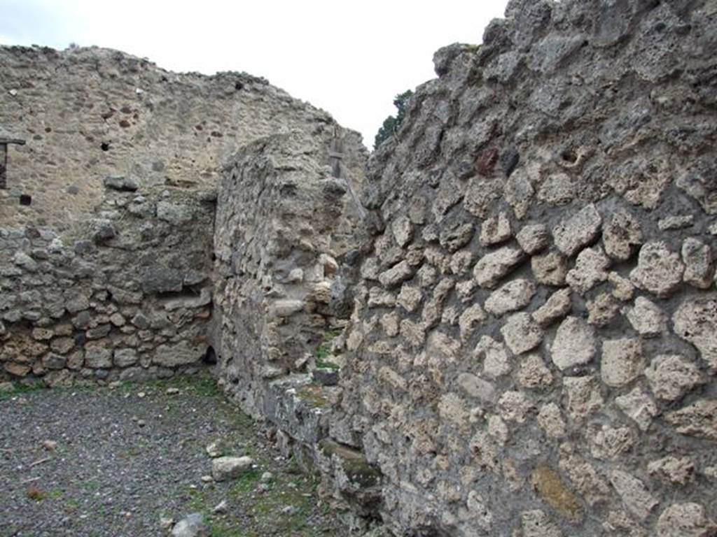 VIII.4.43 Pompeii.  Shop.  December 2007.   South wall of shop.